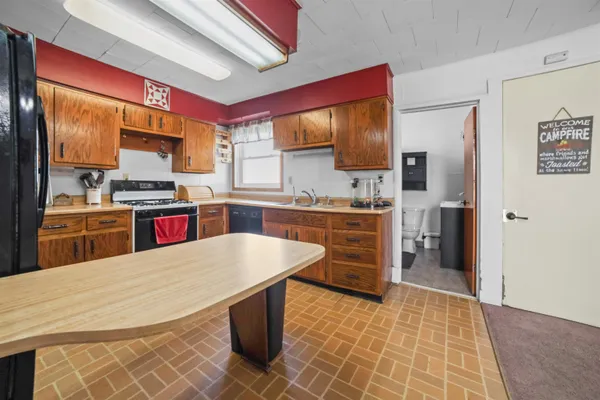 $349,900 | 18442 West County Road, Evansville, WI 53536