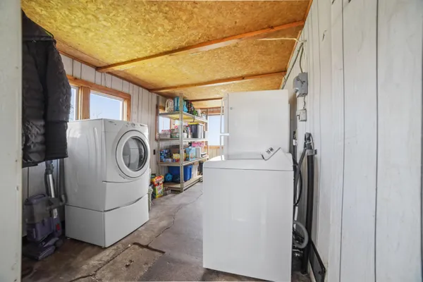 $349,900 | 18442 West County Road, Evansville, WI 53536