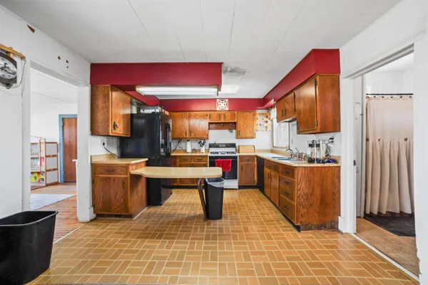 $349,900 | 18442 West County Road, Evansville, WI 53536