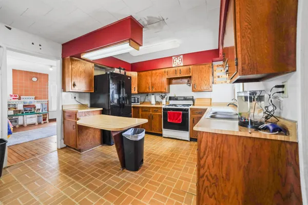 $349,900 | 18442 West County Road, Evansville, WI 53536