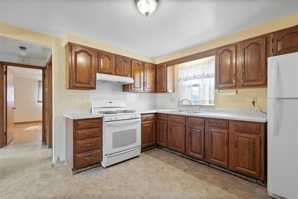 2295 Crestview Road Pittsburgh, PA 15216 - Photo 8 of 25 Gallery Image 8