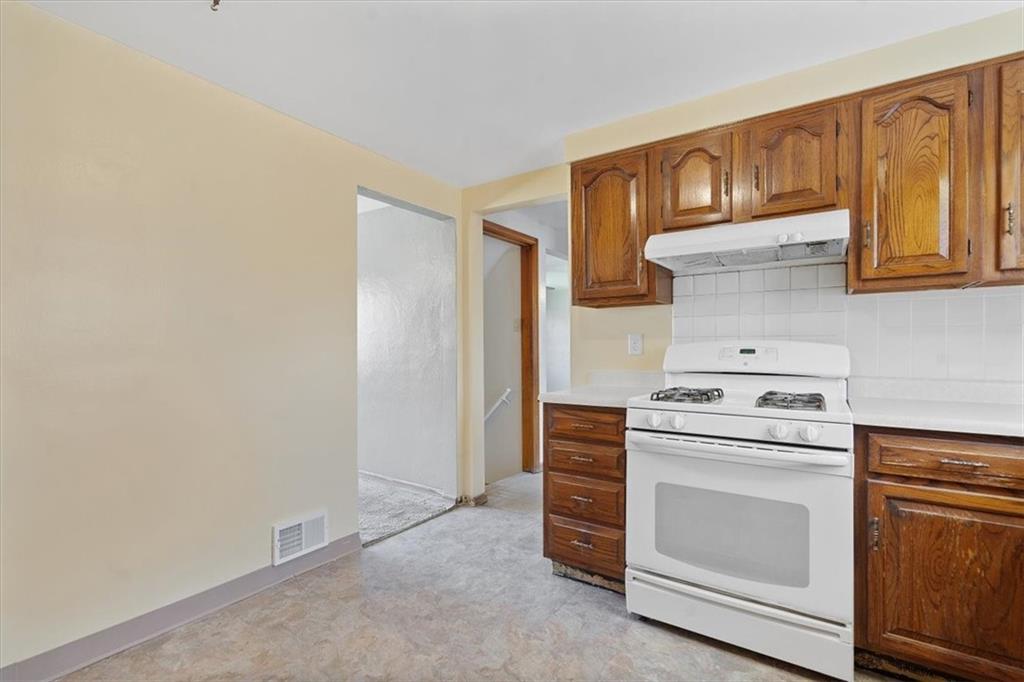 2295 Crestview Road Pittsburgh, PA 15216 - Photo 9 of 25 Gallery Image 9