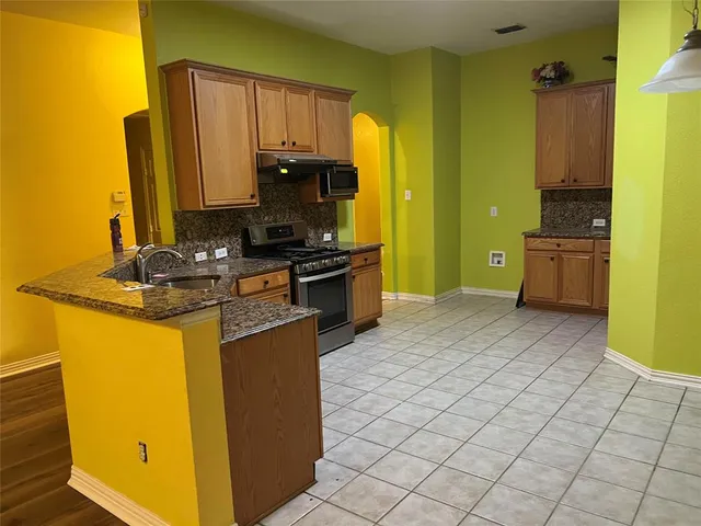 $2,600 | 402 Calvary Drive, Euless, TX 76040