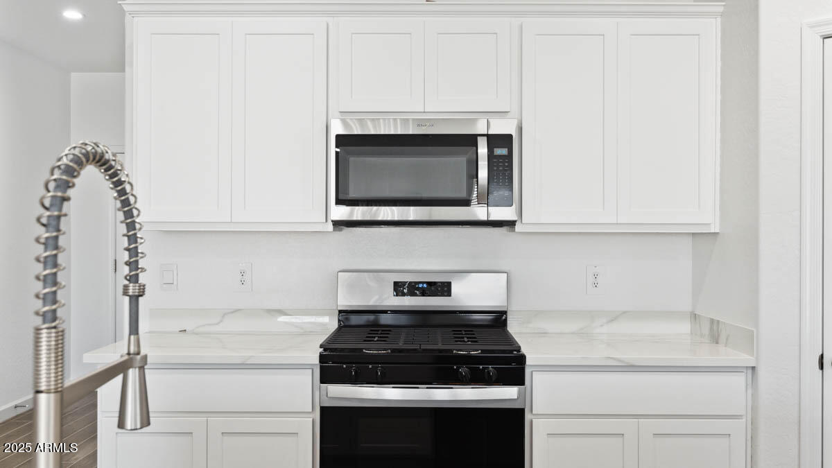 2326 West Solstice Avenue Apache Junction, AZ 85120 - Photo 5 of 30 Ozark kitchen