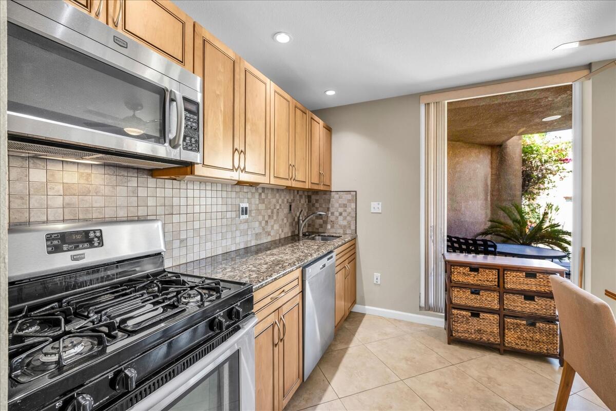 1555 North Chaparral Road, Unit 328 Palm Springs, CA 92262 - Photo 11 of 31 14-14