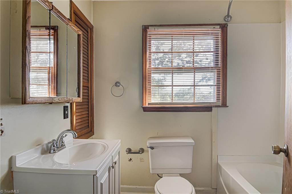 3471 Transou Road Pfafftown, NC 27040 - Photo 19 of 21 Bath 2