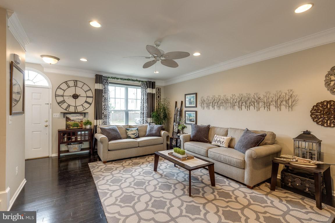 9063 Ribbon Falls Loop Bristow, VA 20136 - Photo 5 of 30 Family Room