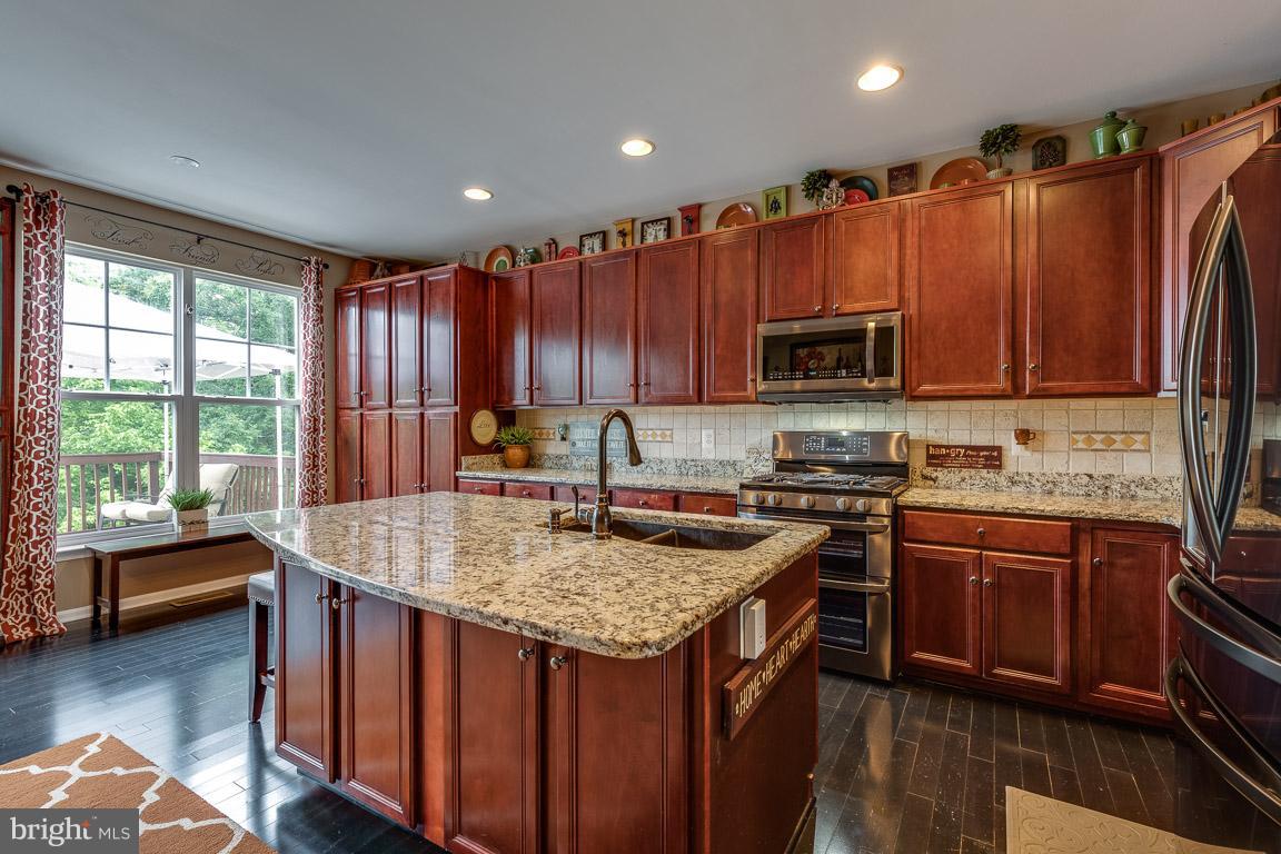 9063 Ribbon Falls Loop Bristow, VA 20136 - Photo 7 of 30 Kitchen