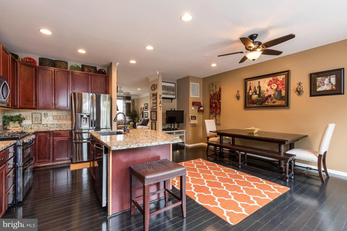 9063 Ribbon Falls Loop Bristow, VA 20136 - Photo 8 of 30 Kitchen