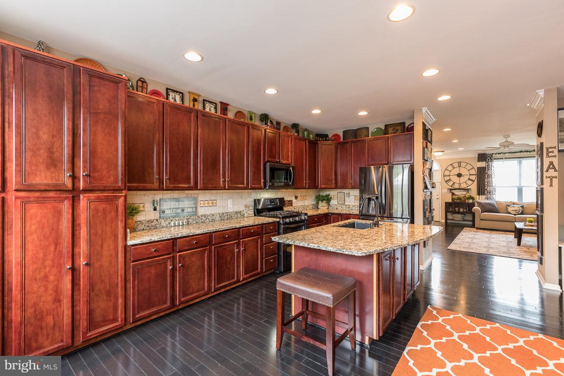9063 Ribbon Falls Loop Bristow, VA 20136 - Photo 9 of 30 Kitchen