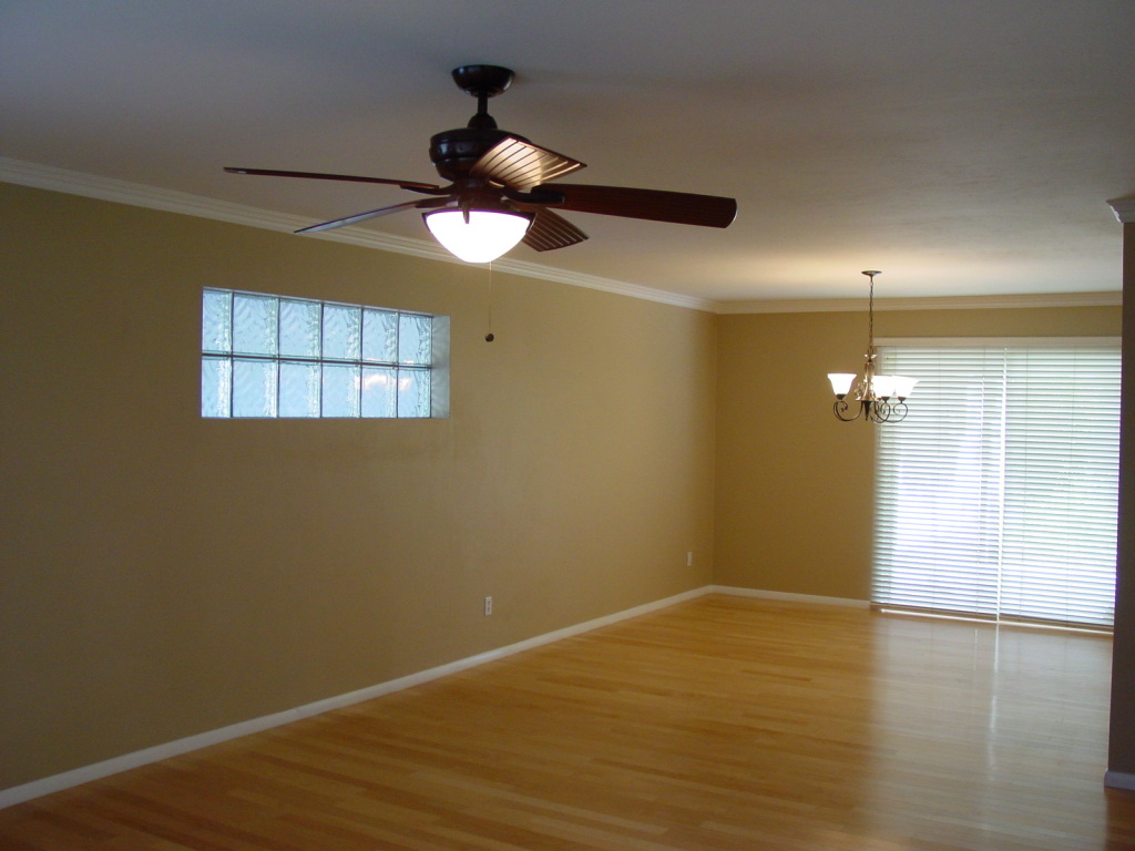 4327 East Coronado Road Phoenix, AZ 85008 - Photo 8 of 12 Living Room