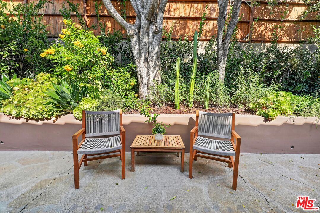 1515 Rendall Place Los Angeles, CA 90026 - Photo 33 of 46