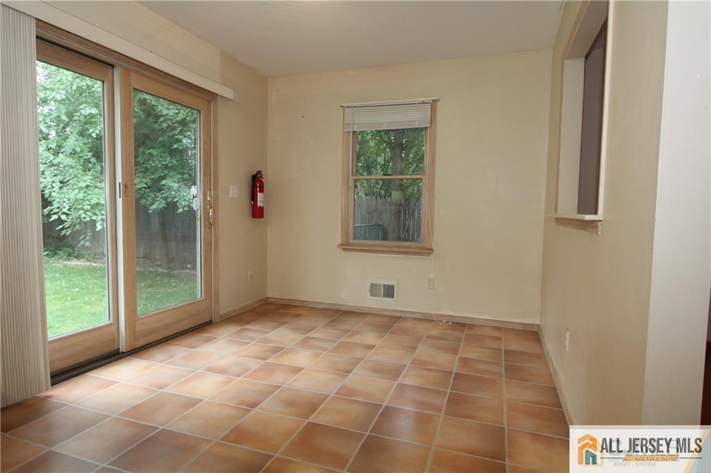 39 Stony Road Edison, NJ 08817 - Photo 6 of 15