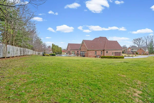 $679,500 | 1312 Shallow Lake Circle, Hopkinsville, KY 42240