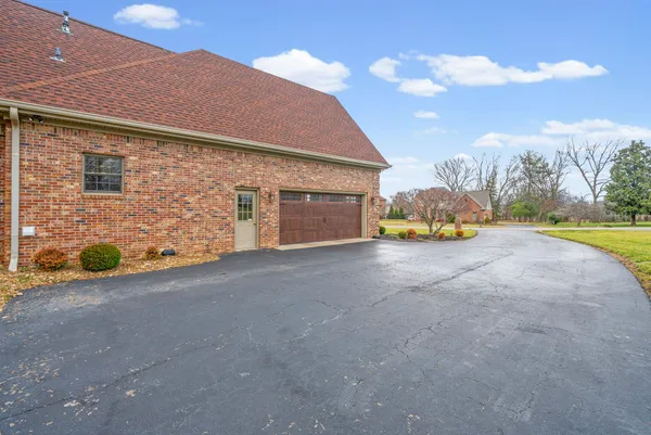 $679,500 | 1312 Shallow Lake Circle, Hopkinsville, KY 42240