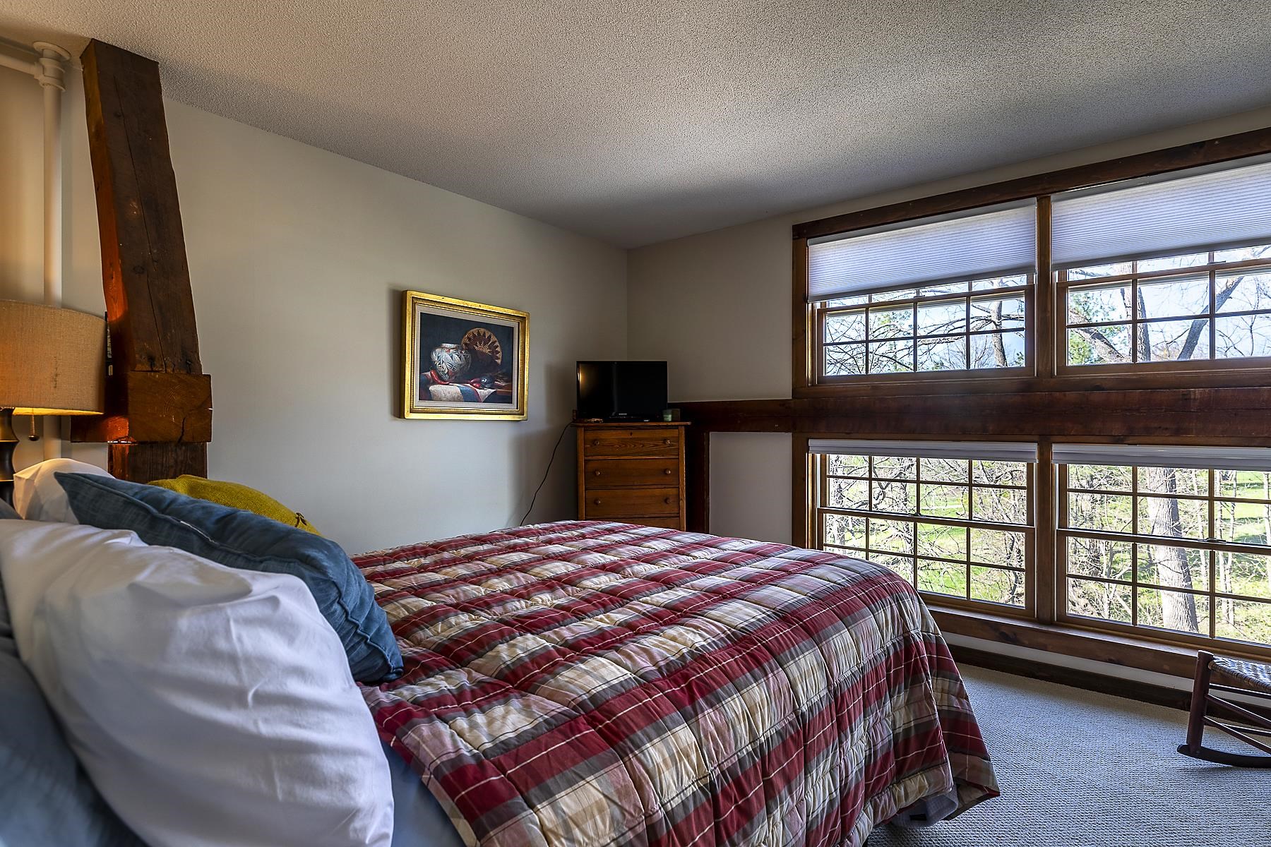 764 Barnumville Road, Unit # 1 Manchester, VT 05255 - Photo 26 of 34 Gallery Image 26