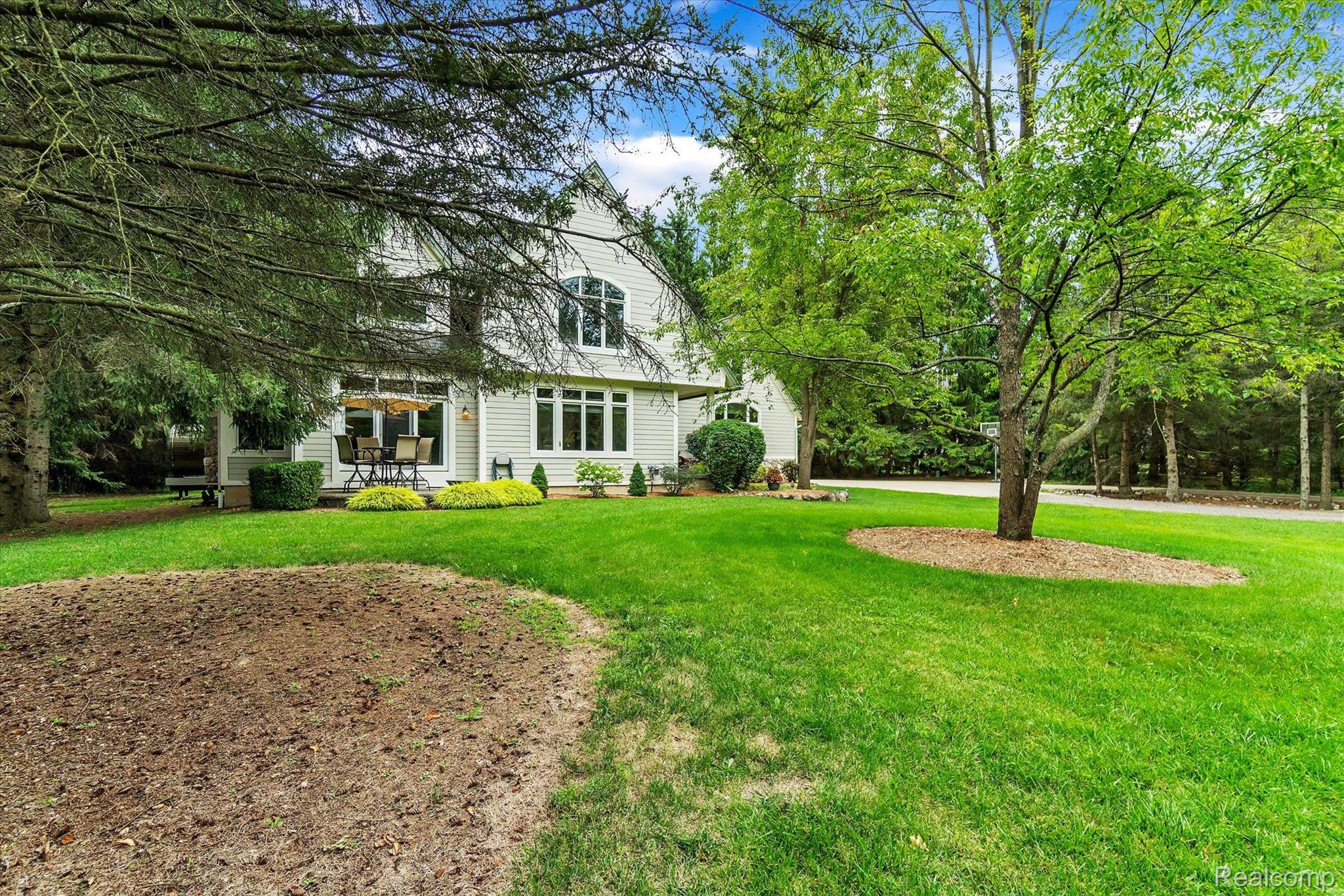 988 Gulley Road Howell, MI 48843 - Photo 3 of 35 Gallery Image 3