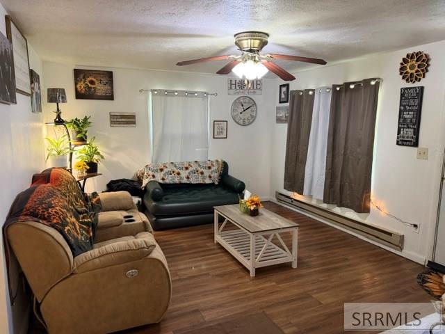 643 West 100 Road South Blackfoot, ID 83221 - Photo 30 of 39 Rental Living room