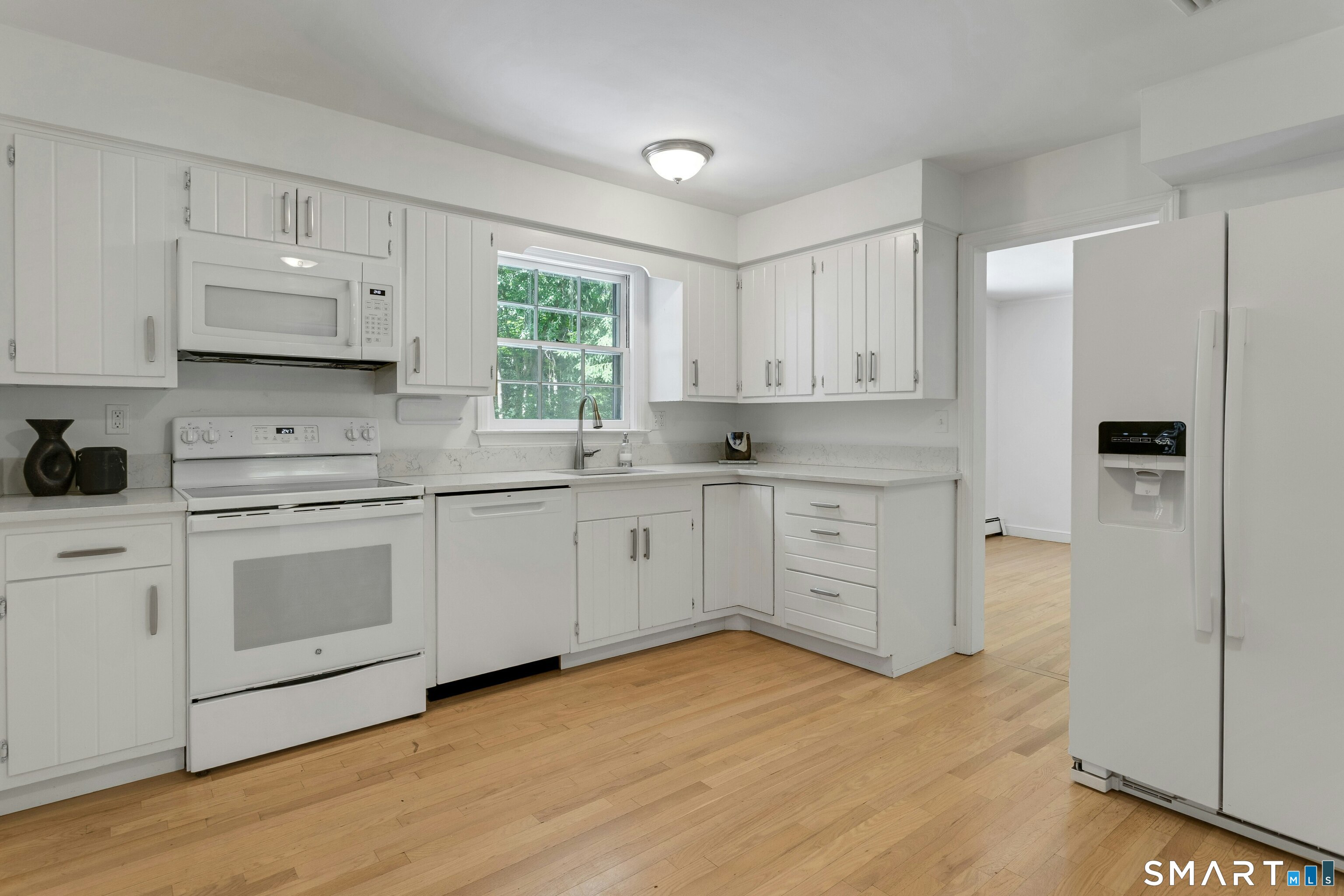 195 Range Road Wilton, CT 06897 - Photo 11 of 25