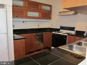 46344 Pryor Square Sterling, VA 20165 - Photo 2 of 9