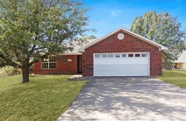 $1,650 | 307 Coral Reef Street, Gun Barrel City, TX 75156