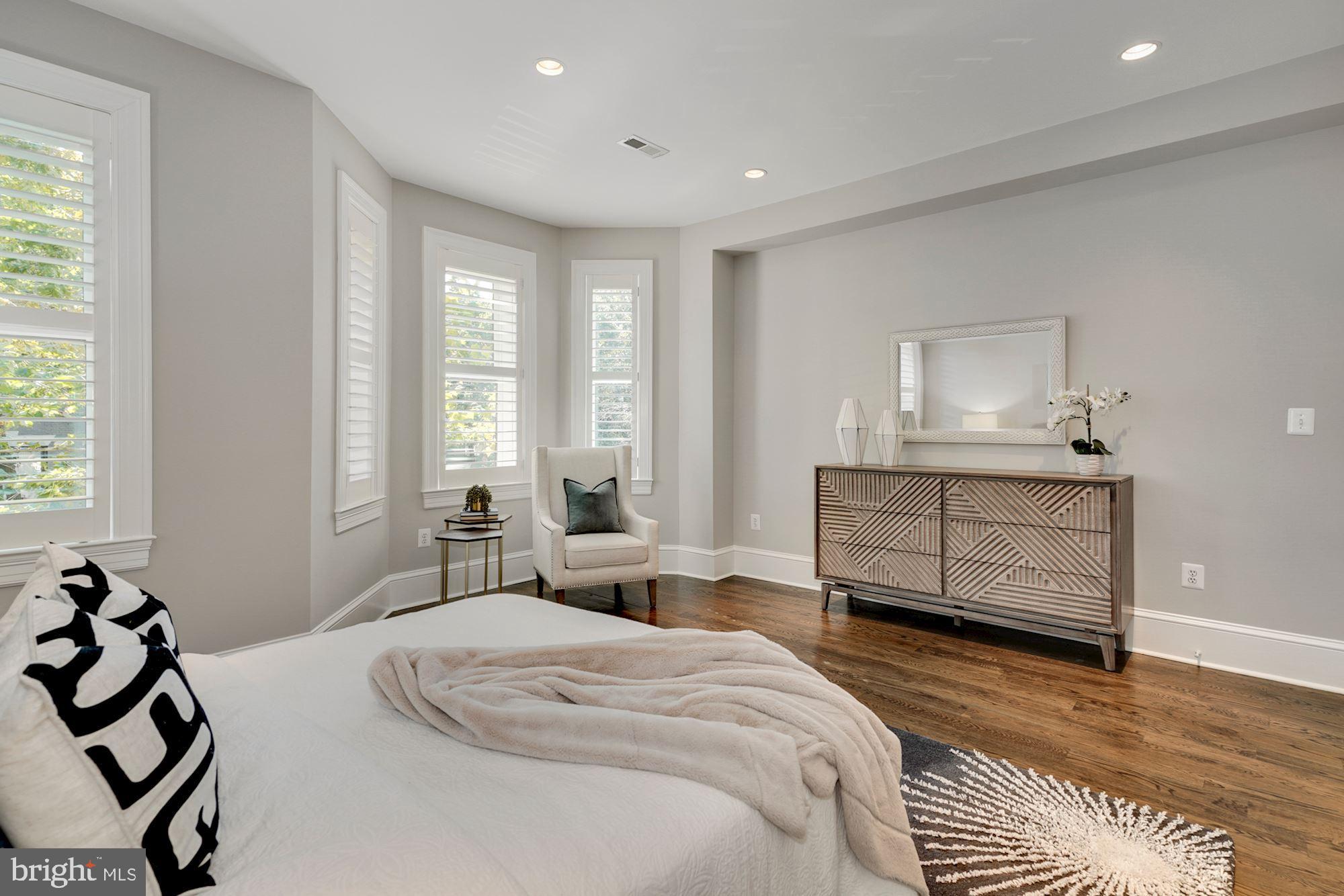 1903 S Street Northwest Washington, DC 20009 - Photo 22 of 46 Owner's Suite