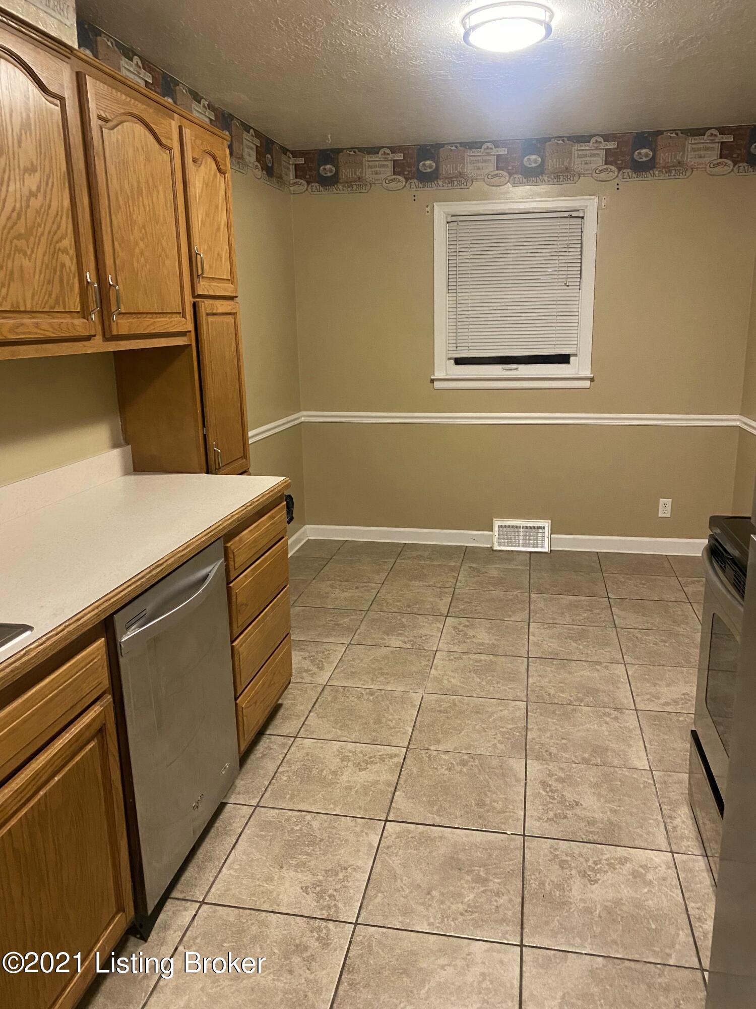 8703 Terry Road Louisville, KY 40258 - Photo 23 of 25 IMG_9778