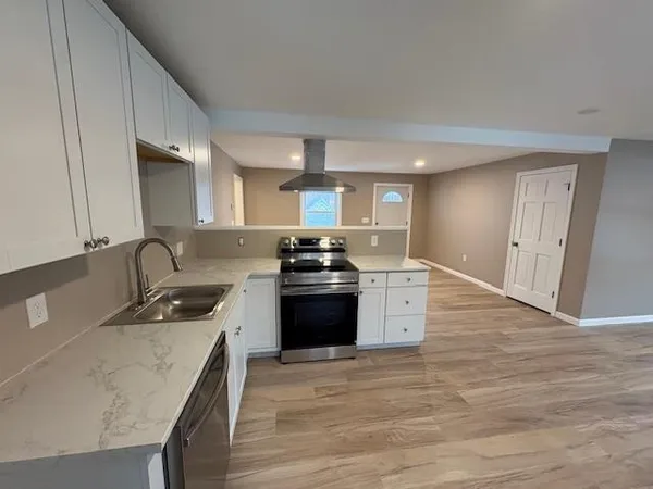 $2,300 | 60 Charles Street, Unit 2, Farmington, NH 03835