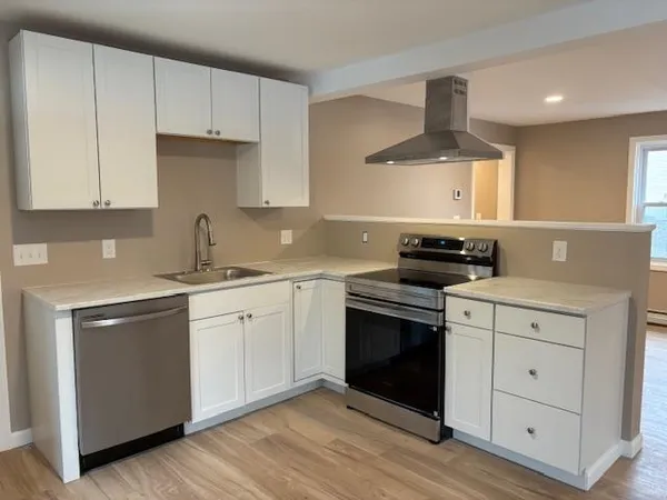 $2,300 | 60 Charles Street, Unit 2, Farmington, NH 03835