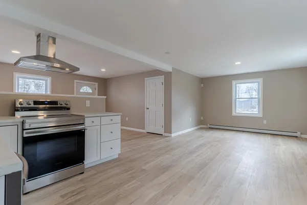 $2,300 | 60 Charles Street, Unit 2, Farmington, NH 03835