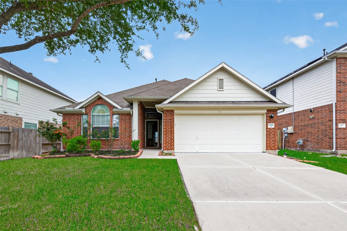 6506 Signal Point Lane Houston, TX 77064 - Photo 2 of 19