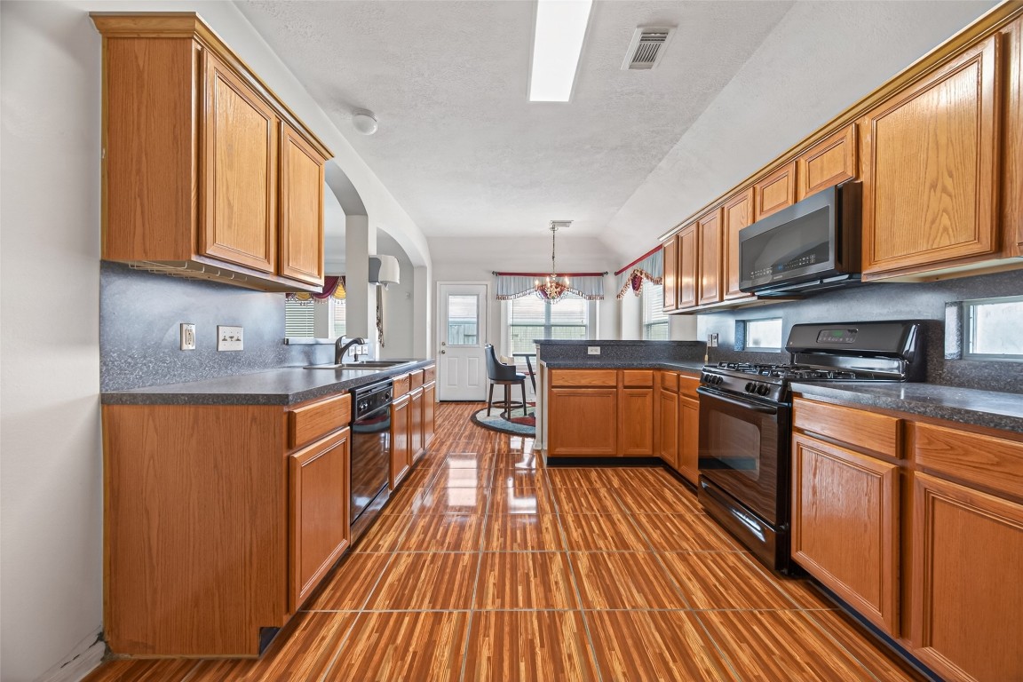 6506 Signal Point Lane Houston, TX 77064 - Photo 10 of 19