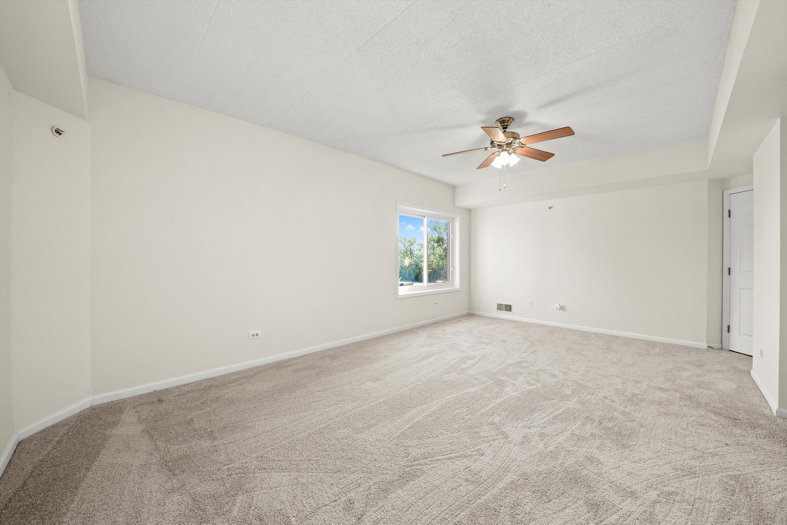 11001 Deblin Lane, Unit 203 Oak Lawn, IL 60453 - Photo 17 of 42