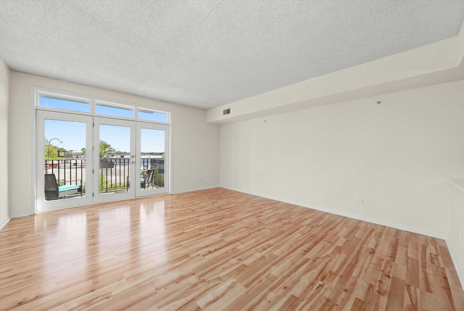 11001 Deblin Lane, Unit 203 Oak Lawn, IL 60453 - Photo 3 of 42