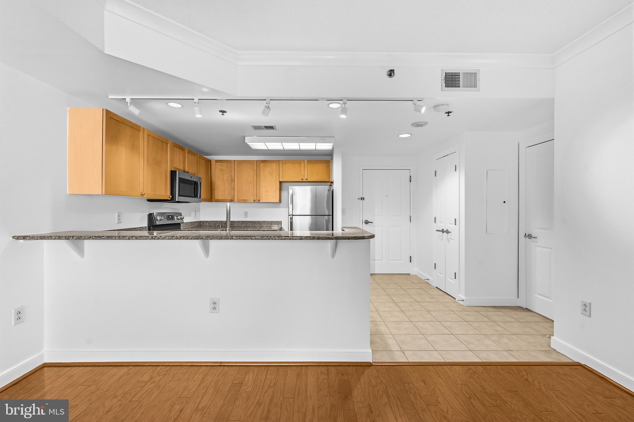 777 7th Street Northwest, Unit 1003 Washington, DC 20001 - Photo 11 of 33