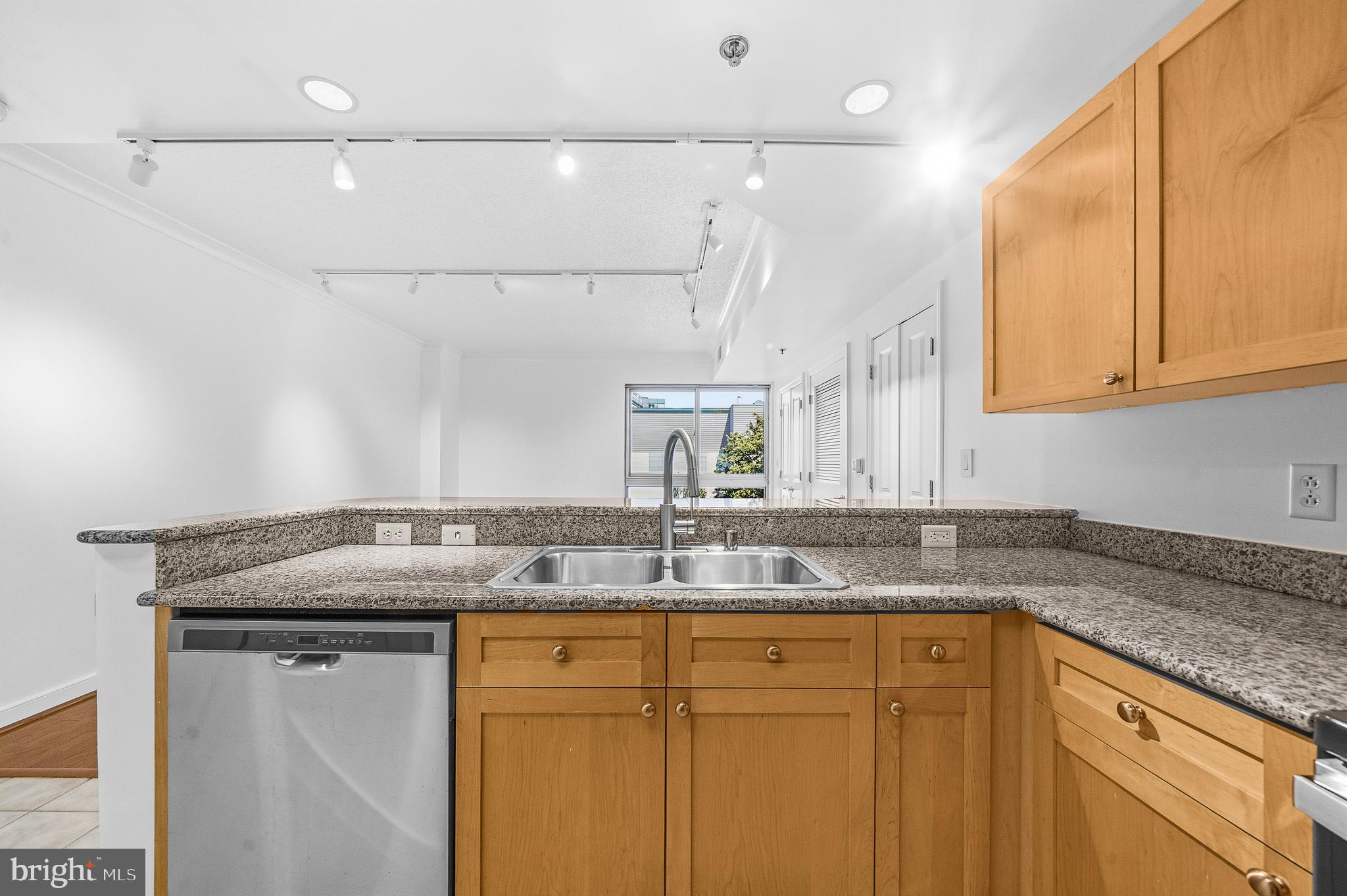 777 7th Street Northwest, Unit 1003 Washington, DC 20001 - Photo 15 of 33