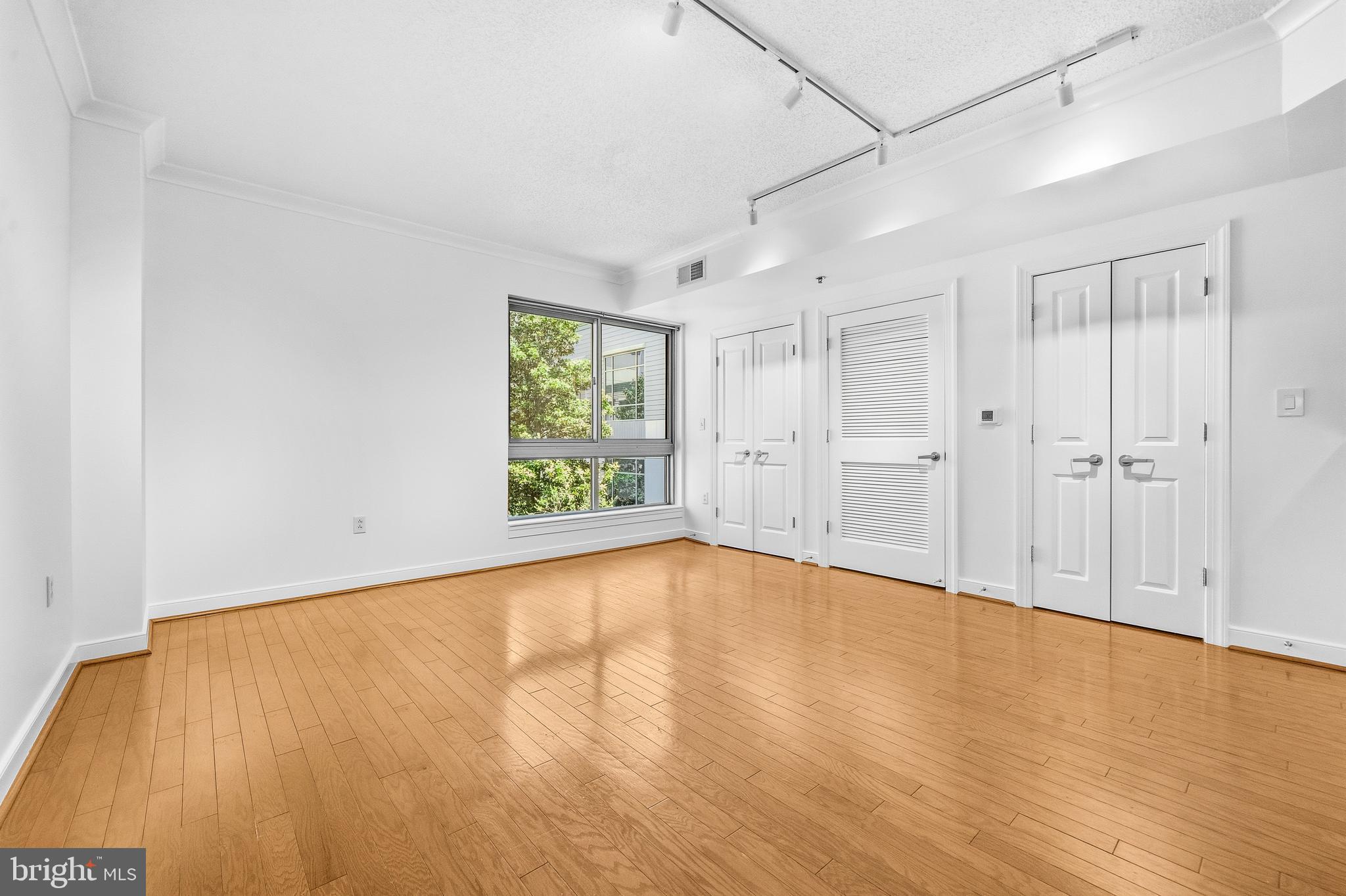 777 7th Street Northwest, Unit 1003 Washington, DC 20001 - Photo 3 of 33