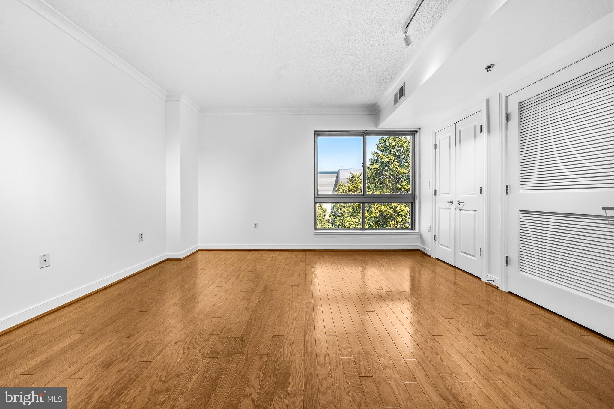 777 7th Street Northwest, Unit 1003 Washington, DC 20001 - Photo 4 of 33