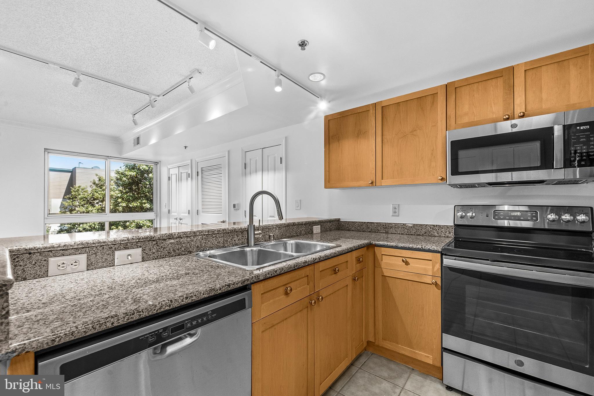 777 7th Street Northwest, Unit 1003 Washington, DC 20001 - Photo 8 of 33