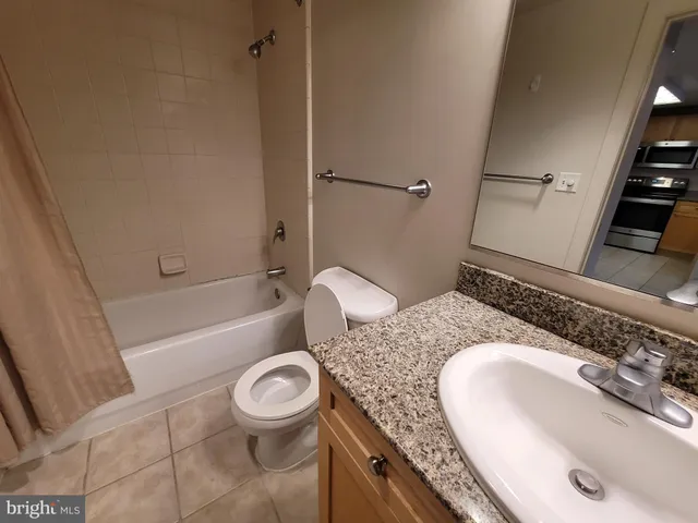 $1,900 | 777 7th Street Northwest, Unit 1003, Washington, DC 20001