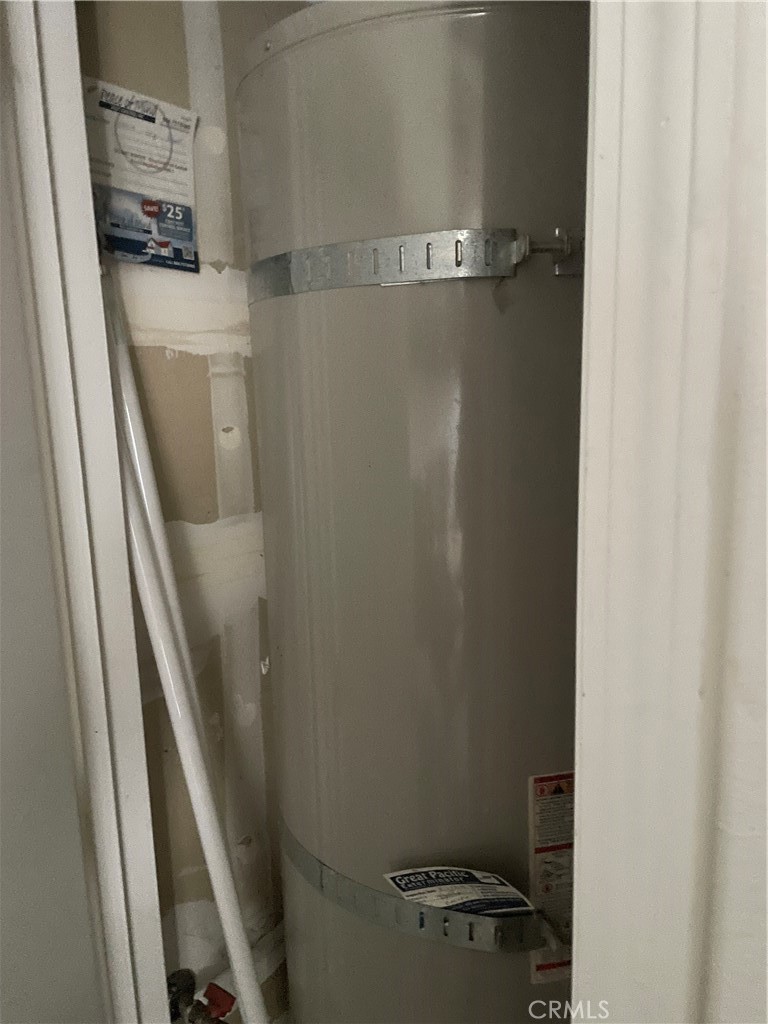 3583 Sarasota Avenue Merced, CA 95348 - Photo 18 of 23 a bathroom with a sink and toilet