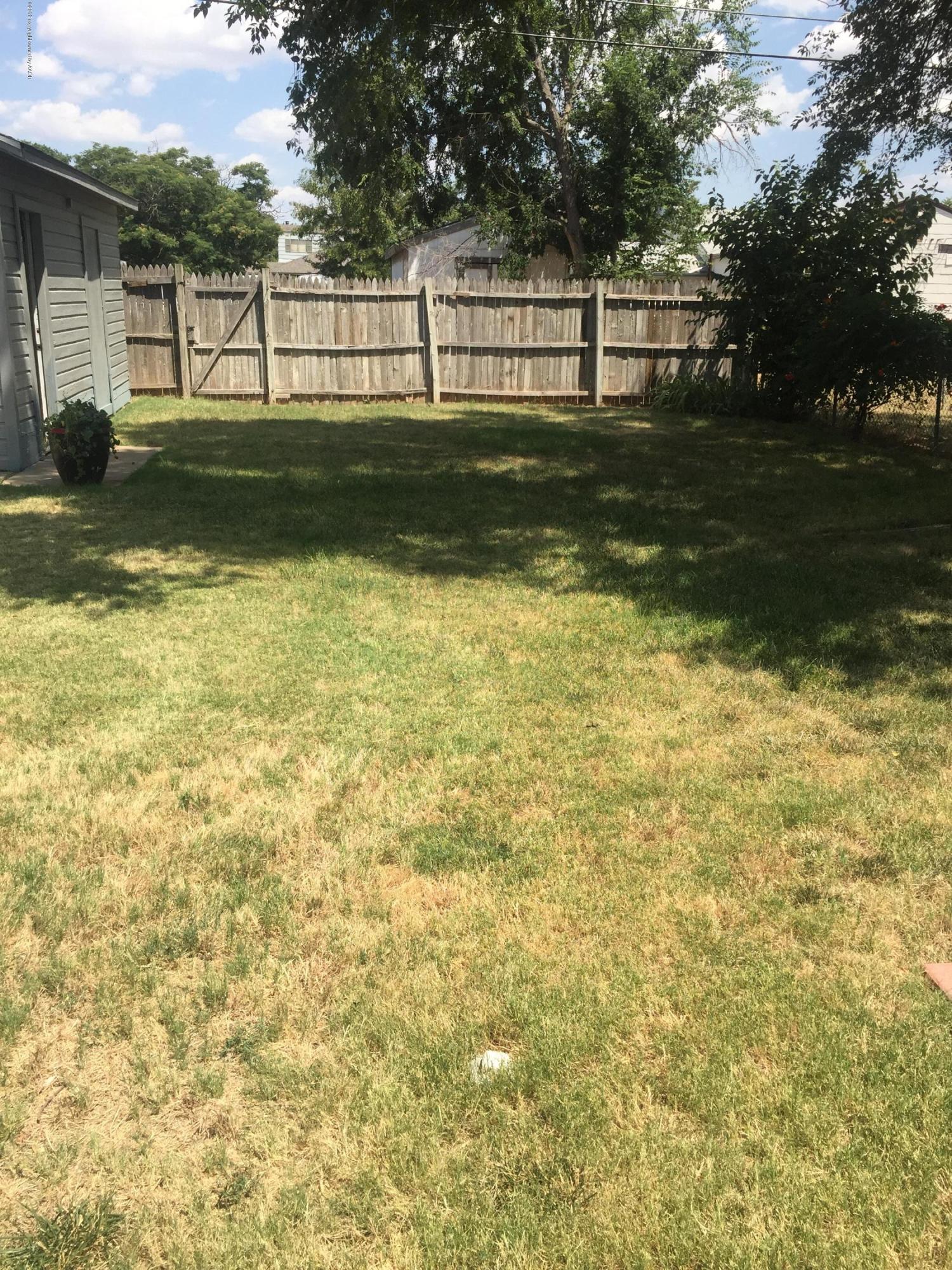 4103 Parker Street Amarillo, TX 79110 - Photo 3 of 17 Back yard
