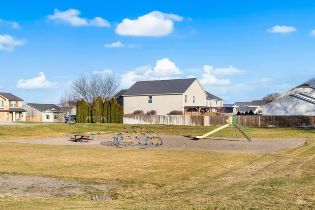 $384,990 | 1131 Southwest Colonial, Mountain Home, ID 83647