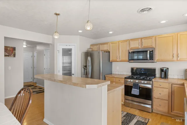 $384,990 | 1131 Southwest Colonial, Mountain Home, ID 83647