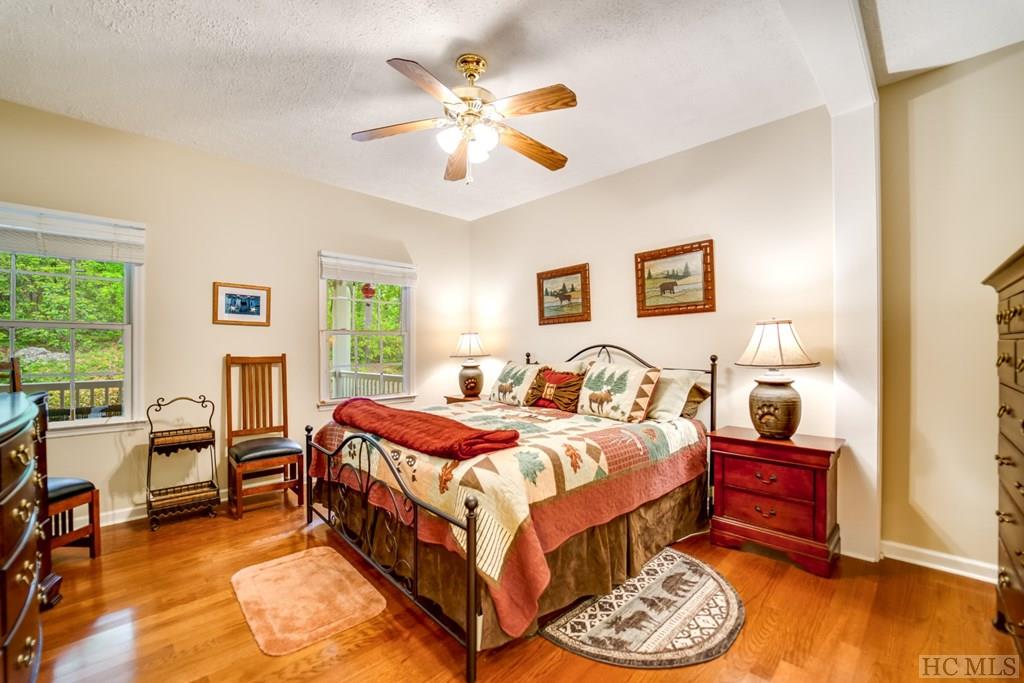 391 Tower Road Sapphire, NC 28774 - Photo 9 of 40 Gallery Image 9