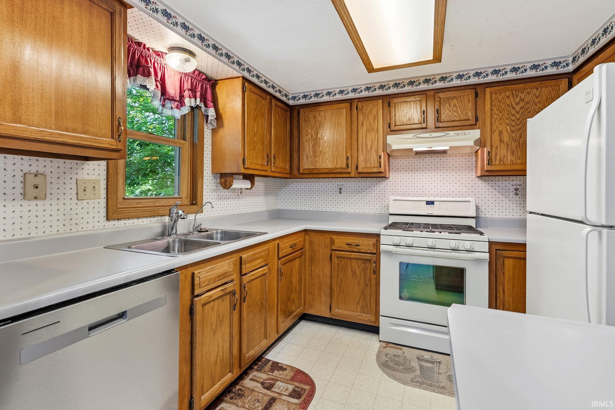 3394 North Old Farm Road Warsaw, IN 46582 - Photo 10 of 21