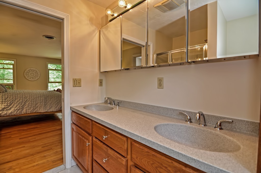 22 Robin Road Norfolk, MA 02056 - Photo 21 of 28 Gallery Image 21