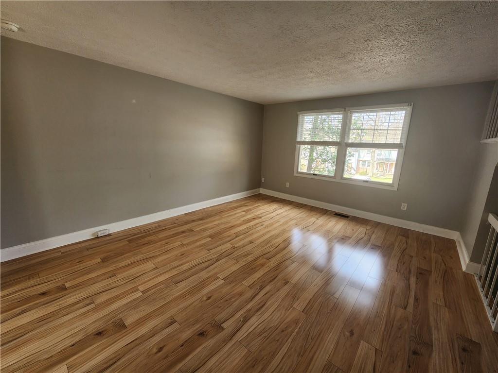 240 Quail Run Road Venetia, PA 15367 - Photo 4 of 32