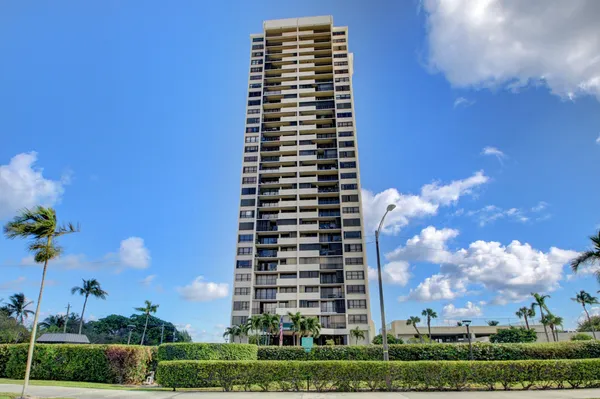 $3,650 | 5600 North Flagler Drive, Unit 2509, West Palm Beach, FL 33407