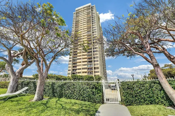 $3,650 | 5600 North Flagler Drive, Unit 2509, West Palm Beach, FL 33407